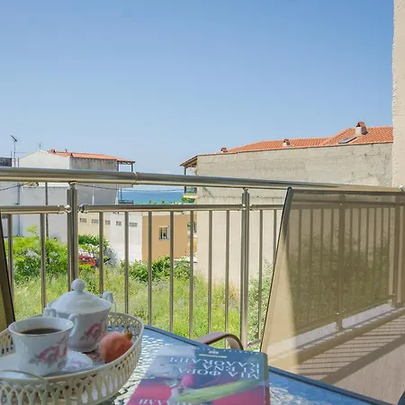 Girene Apartment *